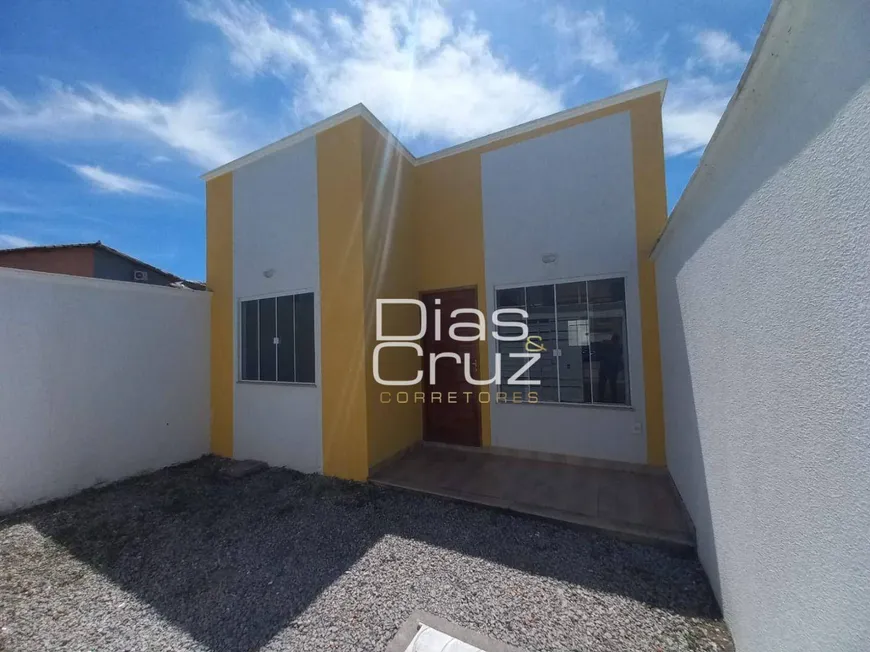 Foto 1 de Casa com 2 Quartos à venda, 60m² em Mariléa Chácara, Rio das Ostras