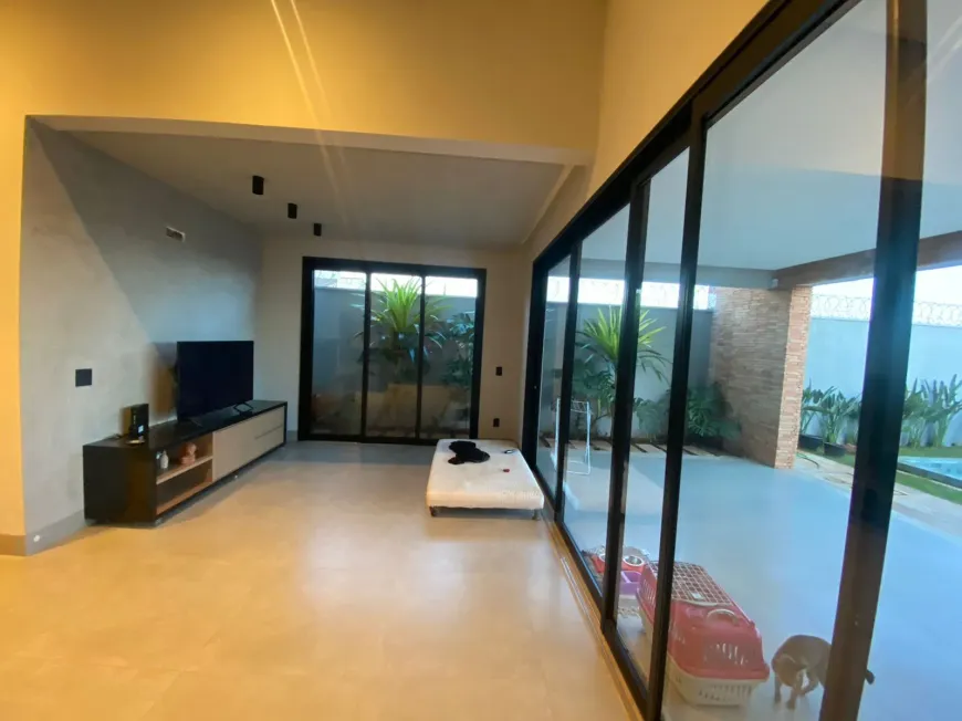 Foto 1 de Casa com 2 Quartos para alugar, 250m² em Vigilato Pereira, Uberlândia