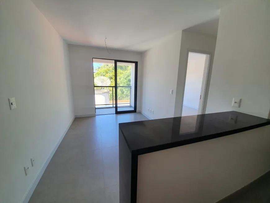 Foto 1 de Apartamento com 1 Quarto à venda, 44m² em Varzea, Teresópolis