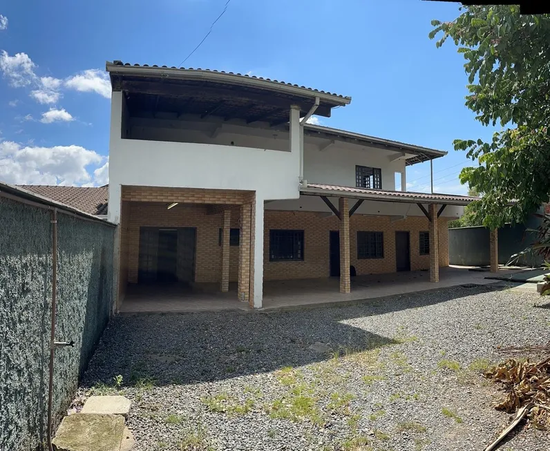 Foto 1 de Sobrado com 5 Quartos para alugar, 120m² em Comasa, Joinville