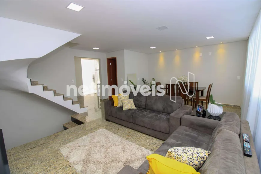 Foto 1 de Casa com 3 Quartos à venda, 182m² em Sagrada Família, Belo Horizonte