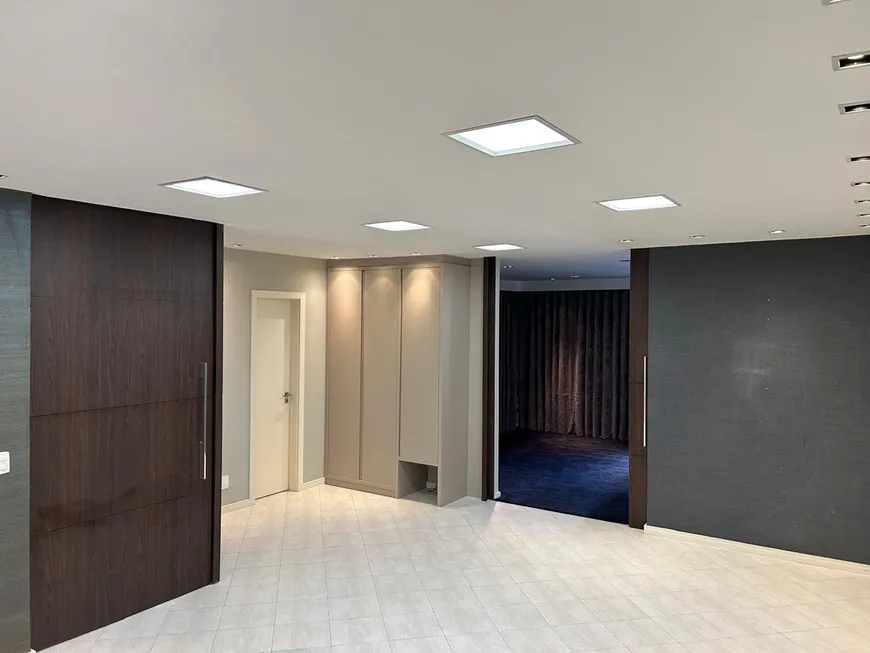 Foto 1 de Sala Comercial com 3 Quartos para alugar, 70m² em Centro, Curitiba