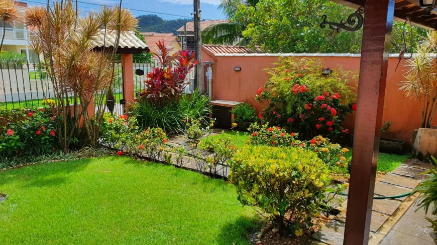 Foto 1 de Casa de Condomínio com 5 Quartos à venda, 350m² em Ponta Grossa, Maricá