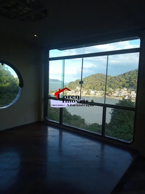 Foto 1 de Sobrado com 2 Quartos à venda, 250m² em Morro dos Barbosas, São Vicente