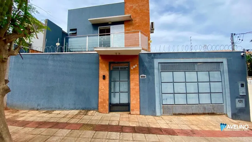 Foto 1 de Sobrado com 1 Quarto à venda, 145m² em São Francisco, Campo Grande