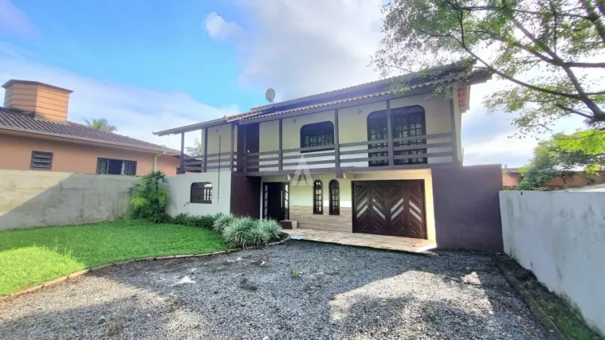 Foto 1 de Casa com 4 Quartos para alugar, 180m² em Comasa, Joinville