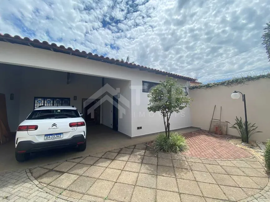 Foto 1 de Casa com 3 Quartos à venda, 225m² em Parque Santa Felícia Jardim, São Carlos