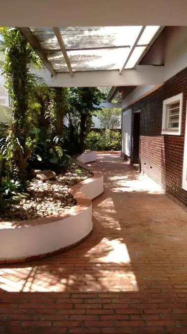 Foto 1 de Sobrado com 5 Quartos à venda, 450m² em Interlagos, São Paulo