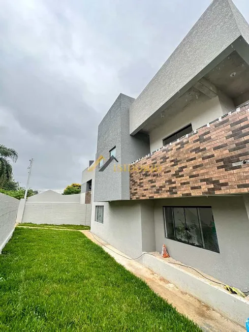 Foto 1 de Sobrado com 3 Quartos à venda, 131m² em Cachoeira, Curitiba