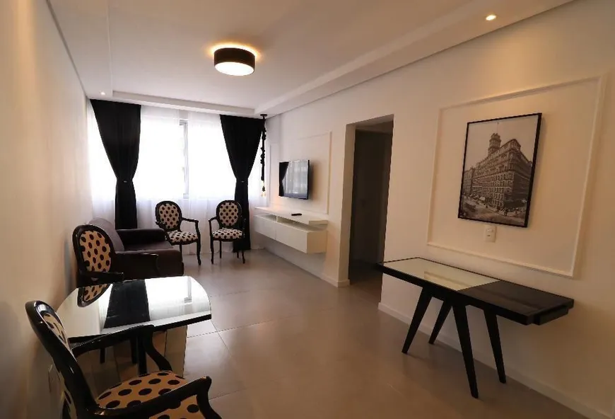 Foto 1 de Apartamento com 2 Quartos à venda, 72m² em Centro, Florianópolis