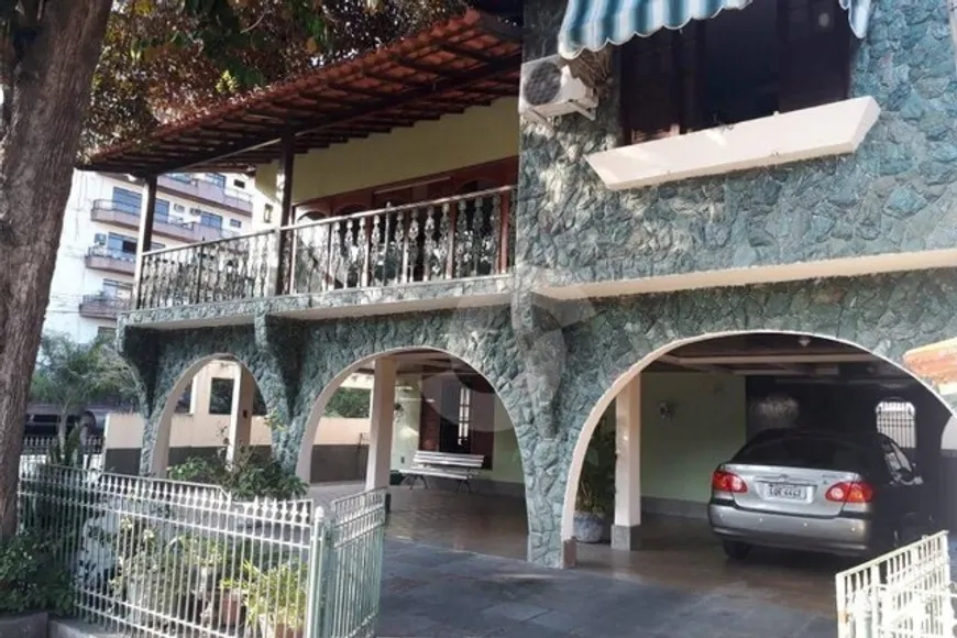 Foto 1 de Casa de Condomínio com 3 Quartos à venda, 280m² em Centro, São Gonçalo