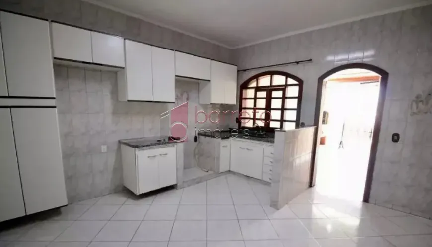 Foto 1 de Sobrado com 2 Quartos à venda, 280m² em Vila Rami, Jundiaí