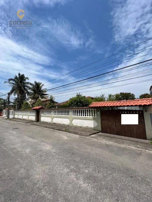 Foto 1 de Casa com 4 Quartos à venda, 350m² em Cidade Praiana, Rio das Ostras