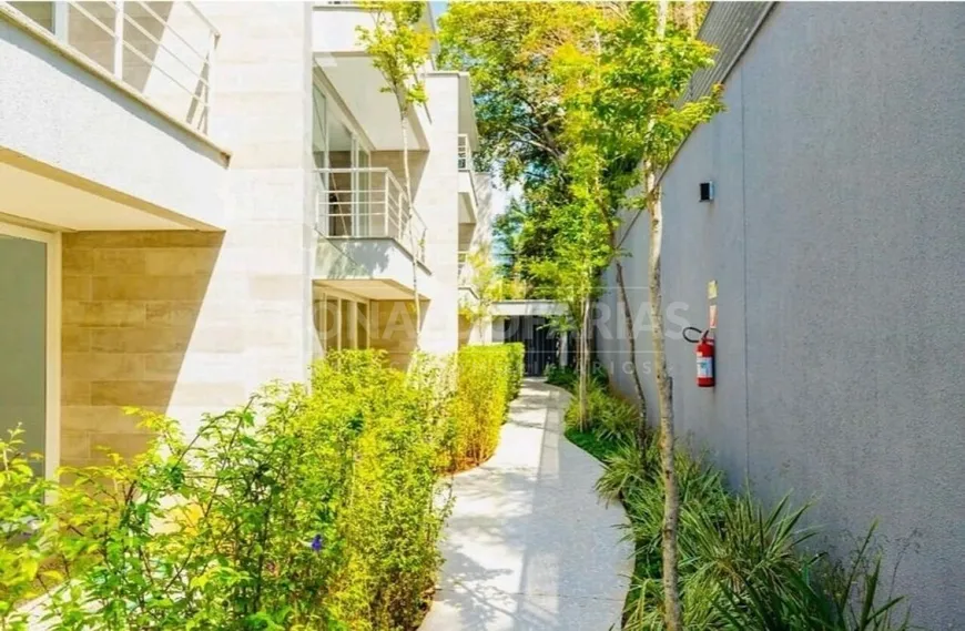 Foto 1 de Casa de Condomínio com 4 Quartos à venda, 424m² em Jardim Cordeiro, São Paulo