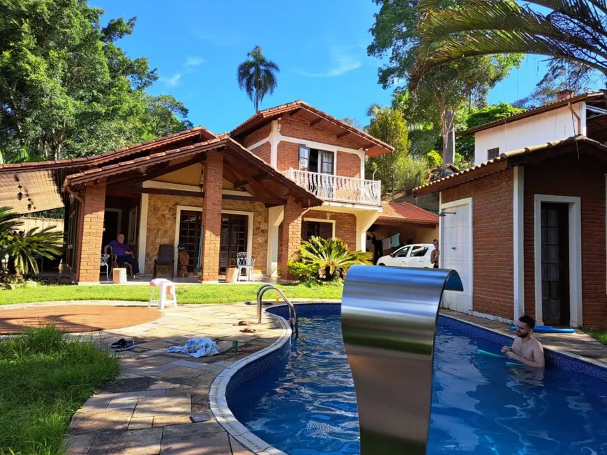 Foto 1 de Casa com 3 Quartos à venda, 300m² em Jardim Dos Ipês, Embu das Artes