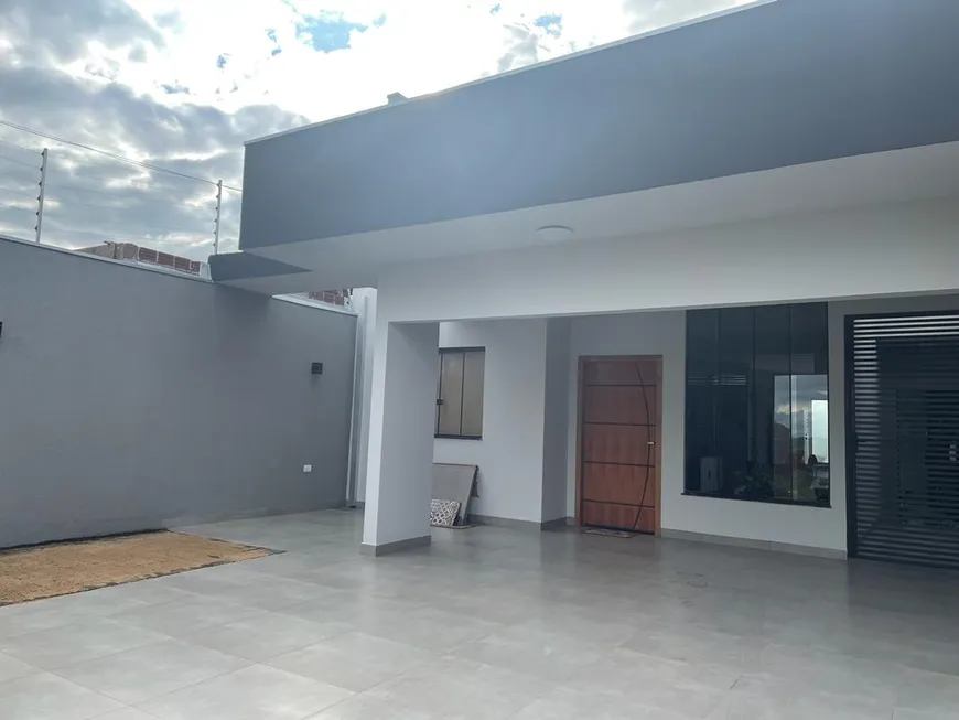 Foto 1 de Casa com 3 Quartos à venda, 99m² em Jardim Europa, Maringá