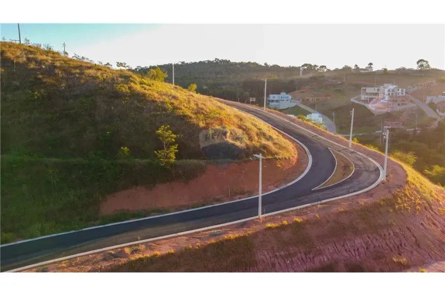 Foto 1 de Lote/Terreno à venda, 421m² em Salvaterra, Juiz de Fora