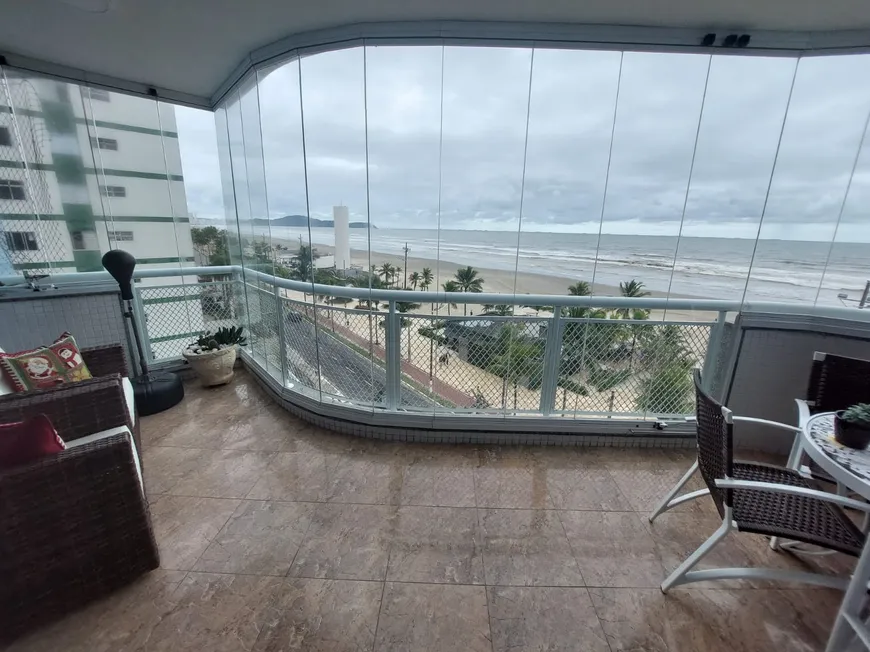 Foto 1 de Apartamento com 3 Quartos à venda, 168m² em Vila Tupi, Praia Grande