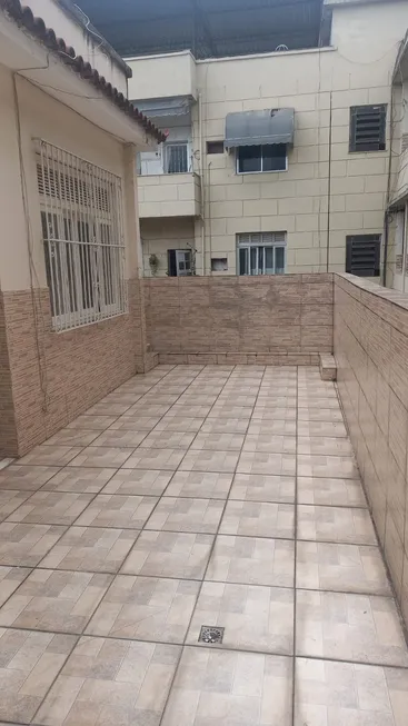 Foto 1 de Apartamento com 2 Quartos para alugar, 70m² em Centro, Duque de Caxias