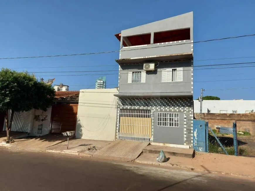 Foto 1 de Sobrado com 2 Quartos à venda, 230m² em Jardim Marconal, Rio Verde