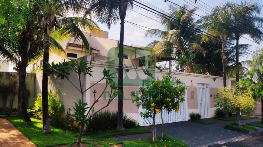 Foto 1 de Casa com 4 Quartos para alugar, 290m² em Jardim Karaíba, Uberlândia