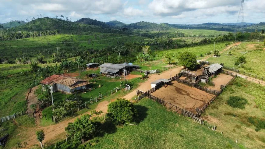 Foto 1 de Fazenda/Sítio com 10 Quartos à venda, 12874400m² em , Pacajá