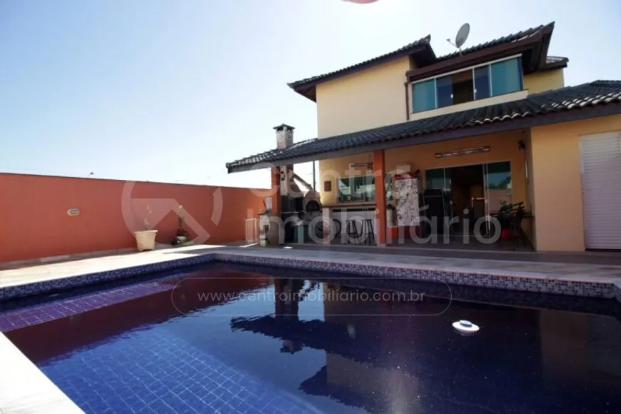 Foto 1 de Casa de Condomínio com 3 Quartos à venda, 240m² em Jardim Três Marias, Peruíbe