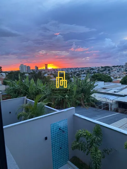 Foto 1 de Casa com 3 Quartos à venda, 162m² em Saraiva, Uberlândia