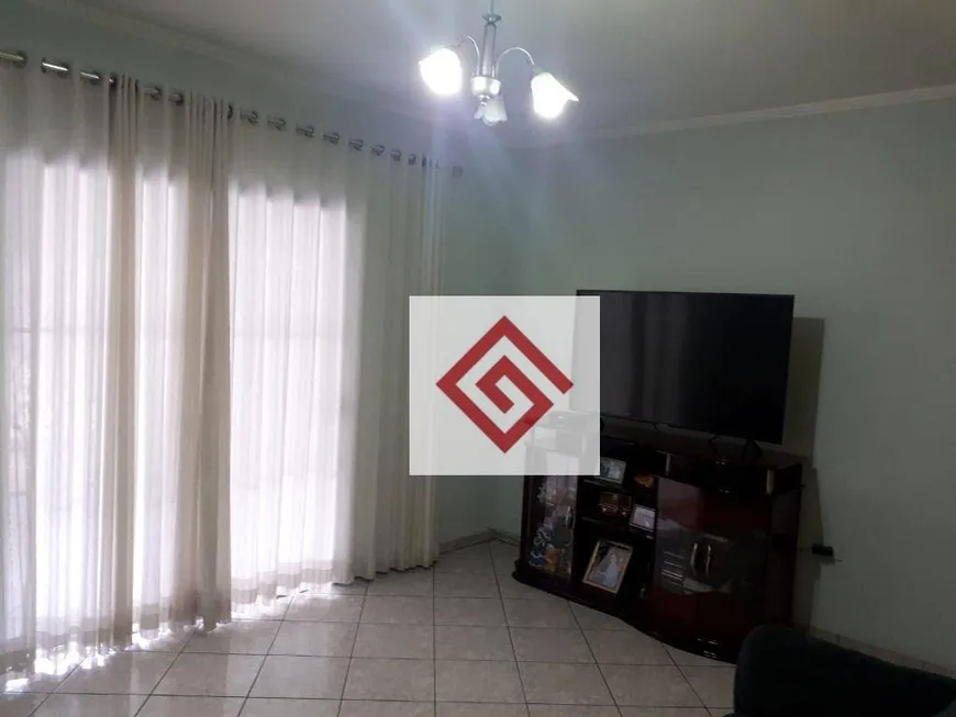 Foto 1 de Sobrado com 5 Quartos à venda, 260m² em Jardim Marek, Santo André