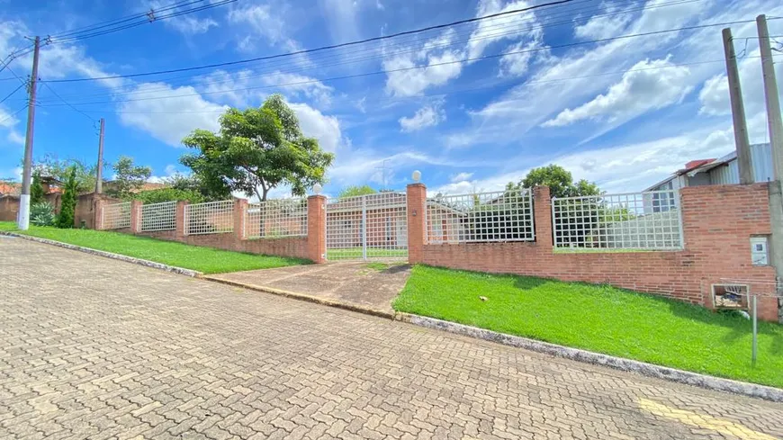 Foto 1 de Fazenda/Sítio com 3 Quartos à venda, 1000m² em Recanto dos Universitarios, Rio das Pedras