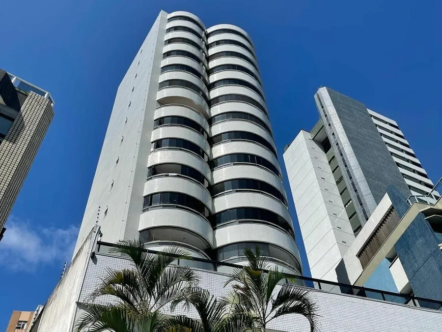 Foto 1 de Apartamento com 3 Quartos à venda, 171m² em Barra, Salvador