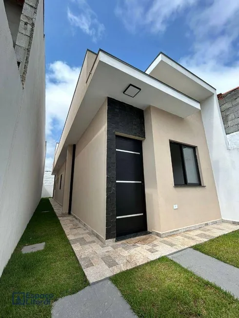 Foto 1 de Casa com 2 Quartos à venda, 68m² em Balneário dos Golfinhos , Caraguatatuba