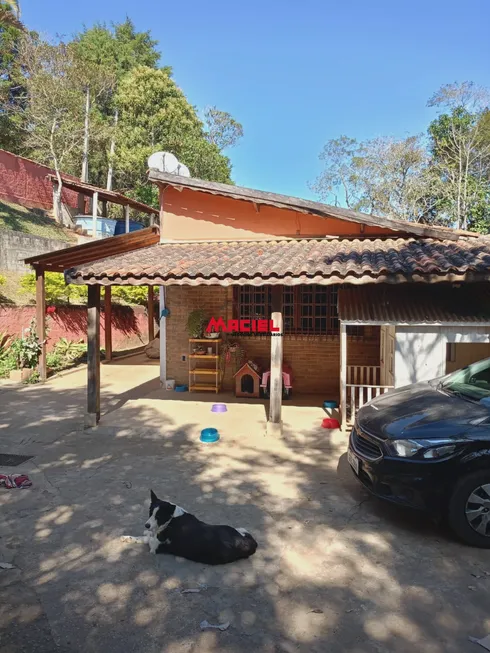 Foto 1 de Fazenda/Sítio com 4 Quartos à venda, 1500m² em Santana, São José dos Campos