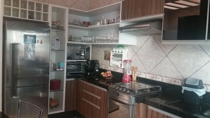 Foto 1 de Casa com 3 Quartos à venda, 240m² em Jardim Videira, Paranavaí