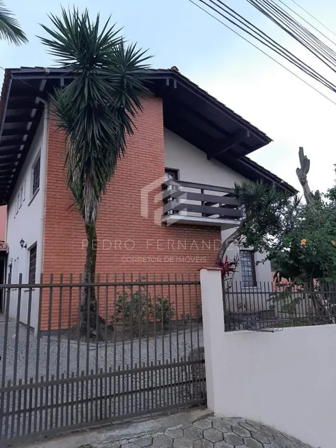Foto 1 de Sobrado com 3 Quartos à venda, 223m² em Boa Vista, Joinville