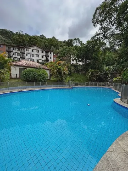 Foto 1 de Apartamento com 3 Quartos à venda, 86m² em Samambaia, Petrópolis