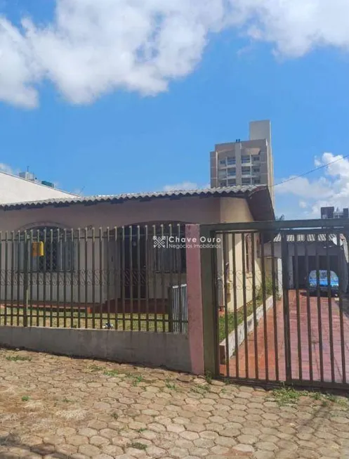 Foto 1 de Casa com 3 Quartos à venda, 200m² em Centro, Cascavel