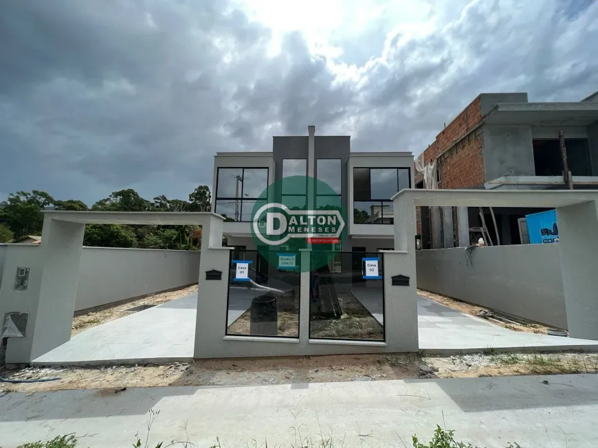 Foto 1 de Sobrado com 3 Quartos à venda, 115m² em São João do Rio Vermelho, Florianópolis