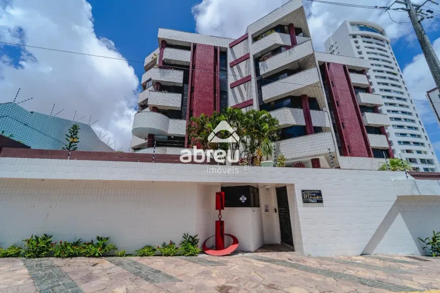 Foto 1 de Apartamento com 3 Quartos à venda, 224m² em Lagoa Nova, Natal