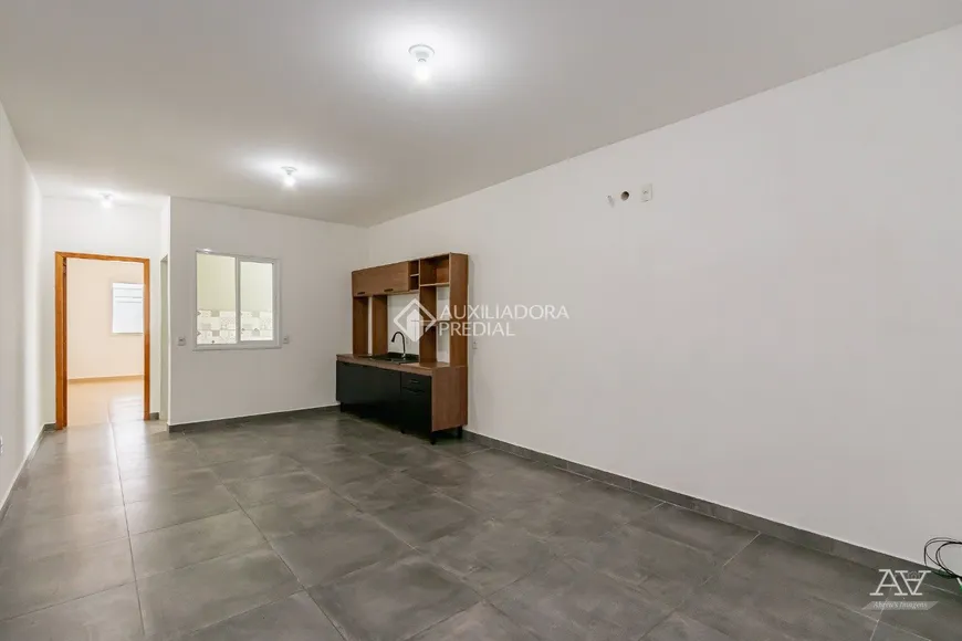 Foto 1 de Casa com 2 Quartos à venda, 62m² em Olaria, Canoas