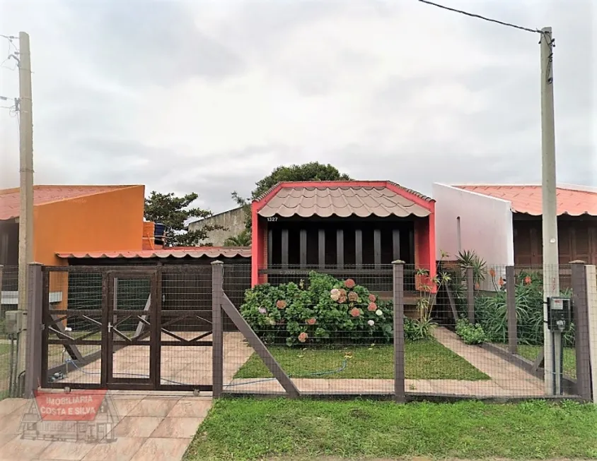 Foto 1 de Sobrado com 3 Quartos à venda, 110m² em Centro, Imbé