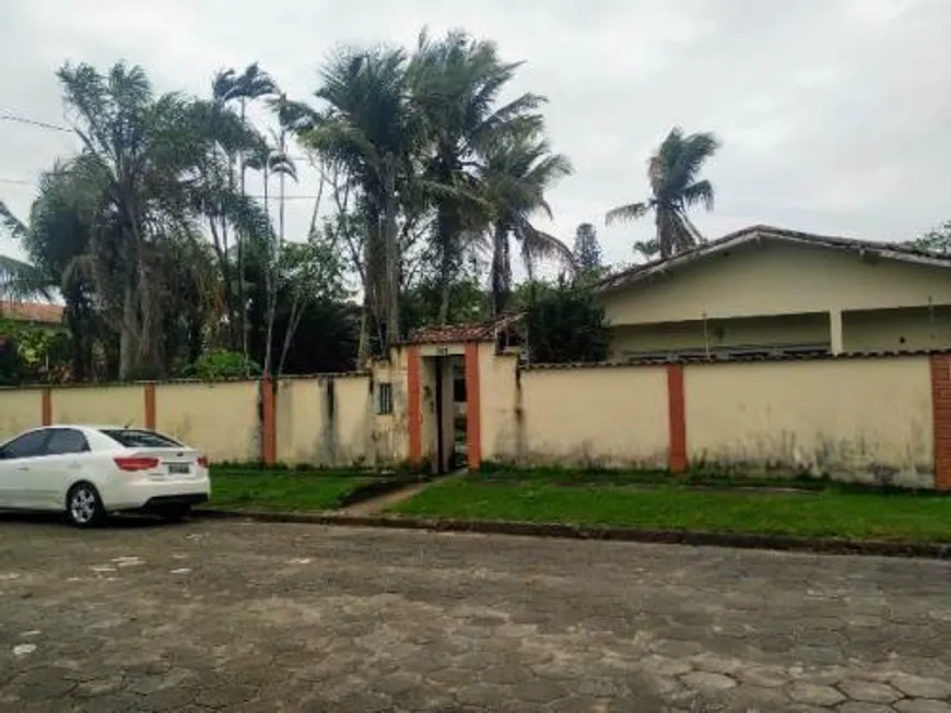 Foto 1 de Fazenda/Sítio com 3 Quartos à venda, 160m² em Vila Loty, Itanhaém