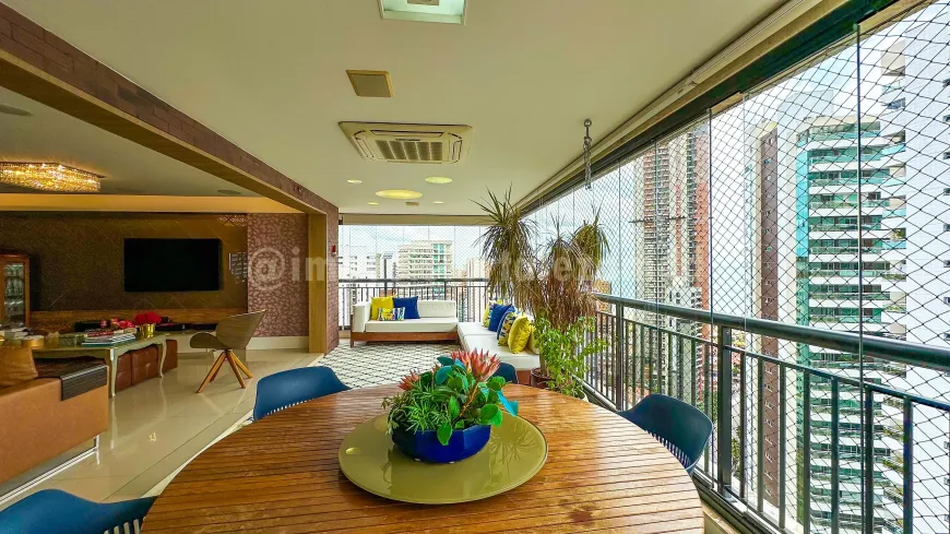 Foto 1 de Apartamento com 4 Quartos à venda, 240m² em Meireles, Fortaleza