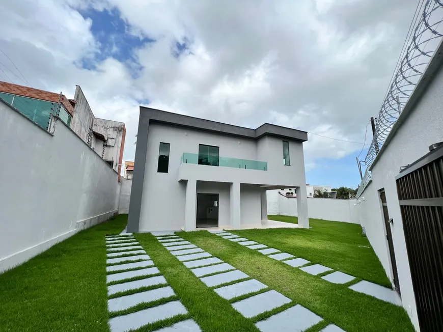 Foto 1 de Casa com 4 Quartos para venda ou aluguel, 220m² em Calhau, São Luís