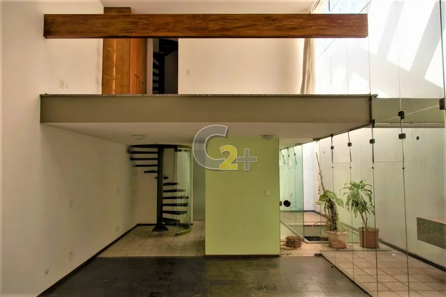Foto 1 de Sobrado com 4 Quartos para alugar, 200m² em Moema, São Paulo