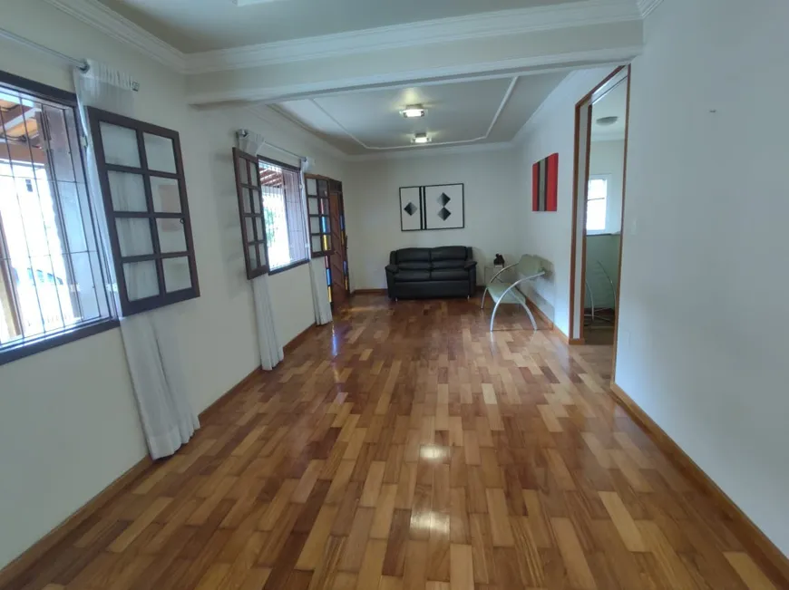 Foto 1 de Casa com 4 Quartos à venda, 240m² em Álvaro Camargos, Belo Horizonte