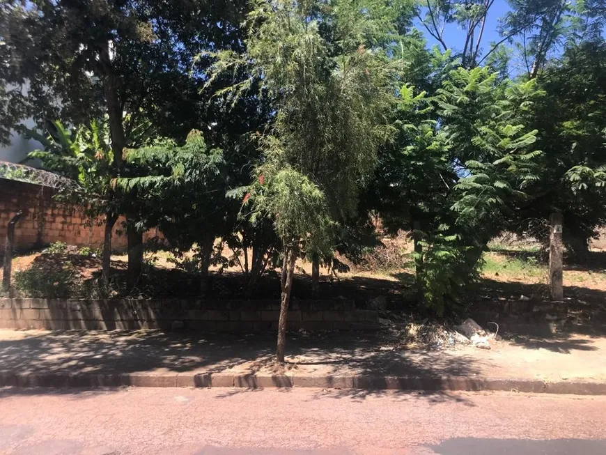 Foto 1 de Lote/Terreno à venda, 420m² em Castelo, Belo Horizonte