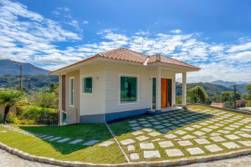 Foto 1 de Casa de Condomínio com 2 Quartos à venda, 112m² em Parque do Imbuí, Teresópolis