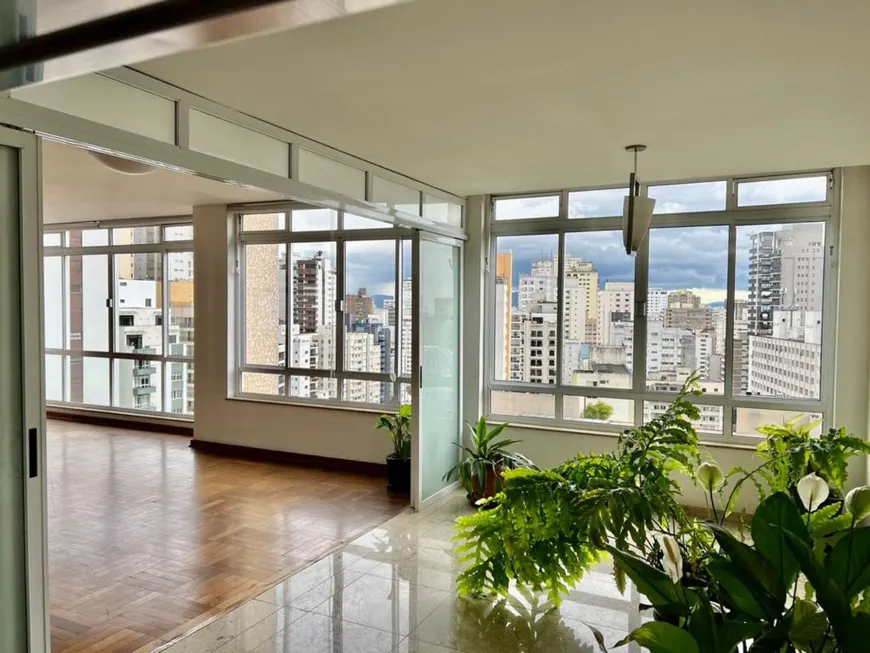 Foto 1 de Apartamento com 4 Quartos à venda, 250m² em Higienópolis, São Paulo