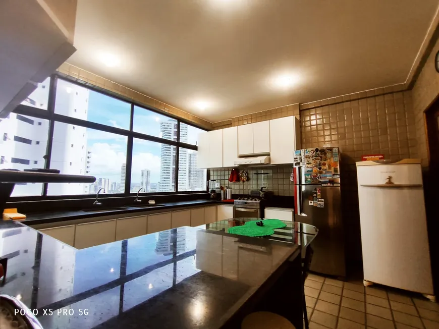 Foto 1 de Apartamento com 4 Quartos à venda, 235m² em Madalena, Recife